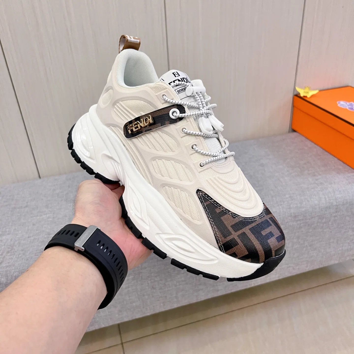 Men's shoes💰 460💰[LV]🔥Louis Vuitton, high-end men's shoes brand, official website 1:1 latest masterpiece: the upper is made of Italian imported first-layer cowhide with a comfortable and breathable lining➕original non-slip and wear-resistant outsole🔥, making walking more convenient and comfortable! An exclusive new model, a stunning work, a beautiful 1:1 replica [color] compared to the official quality! Create a fashionable personality to set off your uniqueness! A must-have for trendy men! Classic 🔥 Size: 38-44 Color: 🔥 2 colors available 🔥.